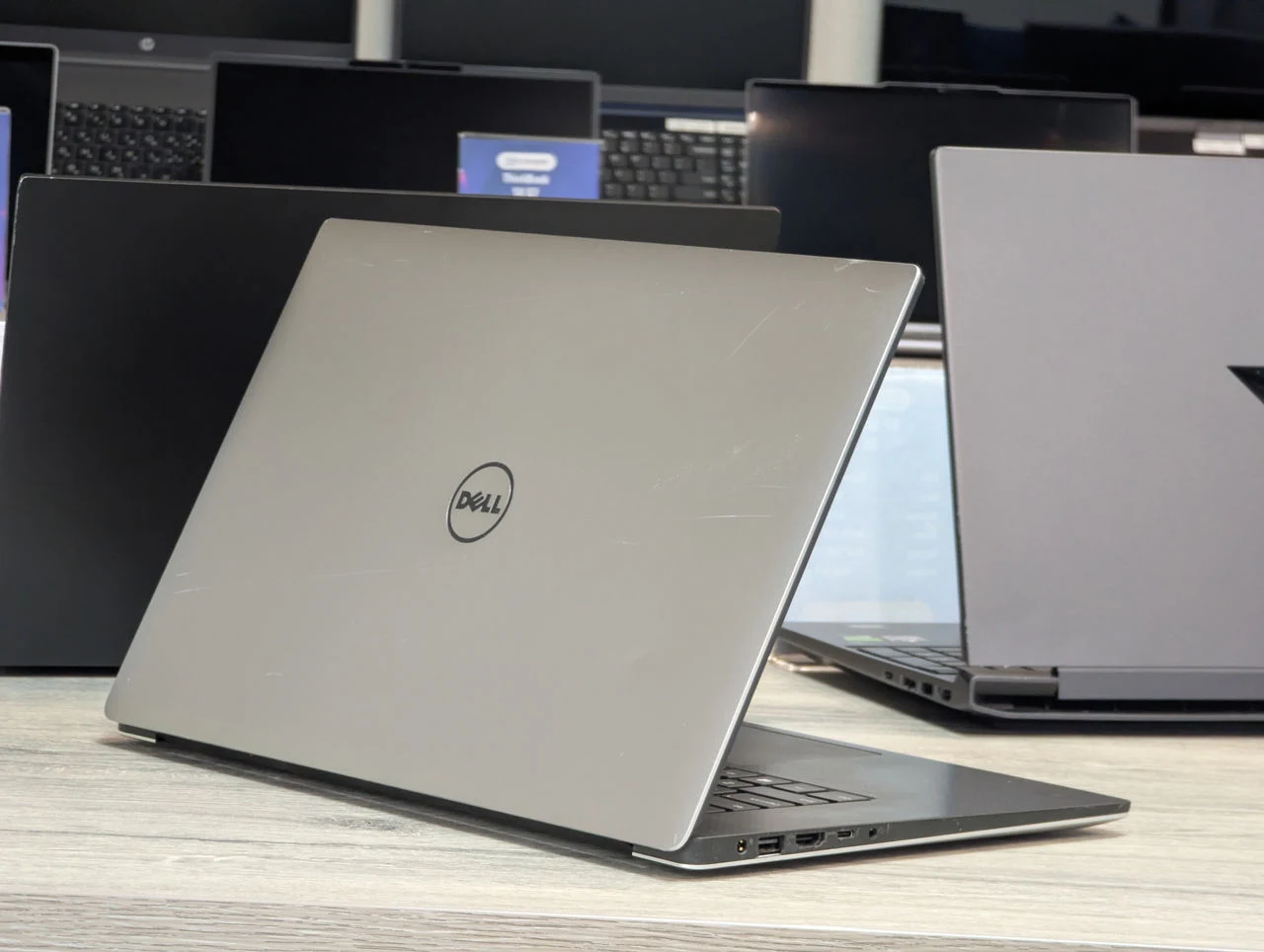 Dell Precision 5520 | i7-7700HQ | 8GB Ram | 128GB SSD + 320GB HDD — miniatură 8