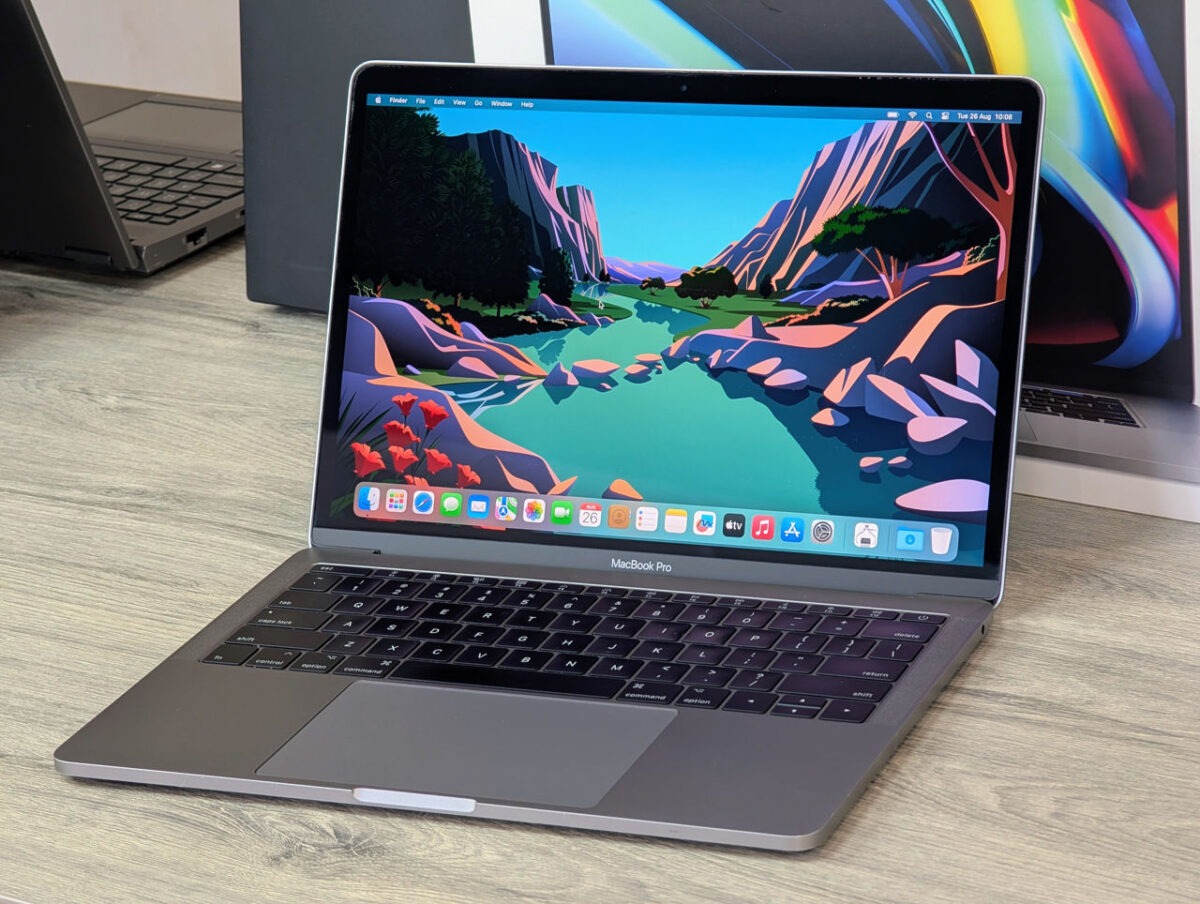 MacBook本体 MacBook Pro 13in 2017 8GB 121GB Amazon.co.jp: 【整備済み品】 Apple MacBook Pro 2017, Thunderbolt